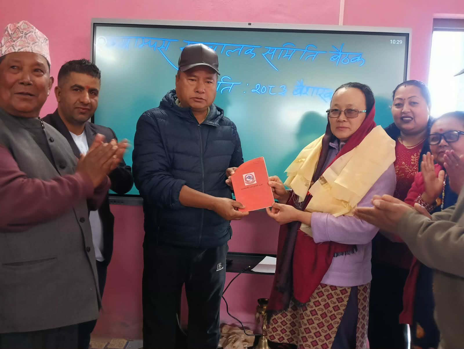 समाजसेवि पेमा कुमारी लामाले क्याम्पसलाई  २ रोपनी जग्गा निशुल्क प्रदान