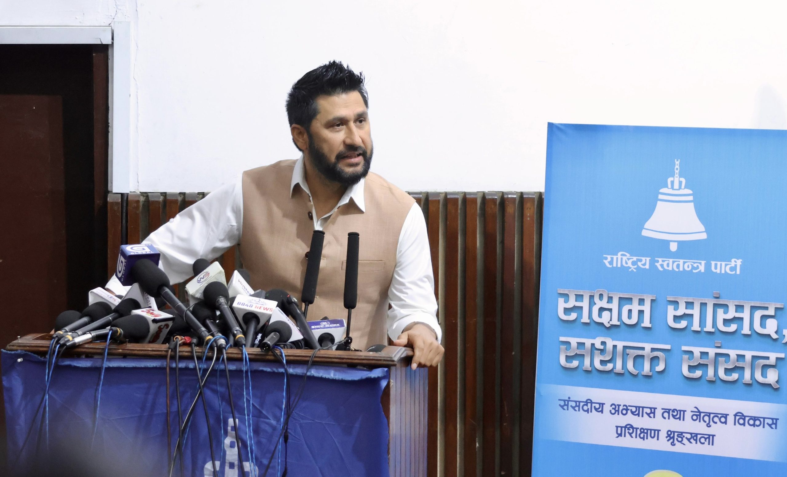 लोकप्रियताको आडमा जनताको माग र मुद्दालाई छायाँमा पार्ने हामीलाई छुट छैन – सभापति लामिछाने
