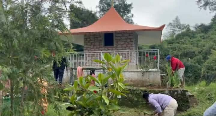 प्राविधिक शिक्षालय परिसर भित्र रहेको दुर्गा भवानी मन्दिर सरसफाइ
