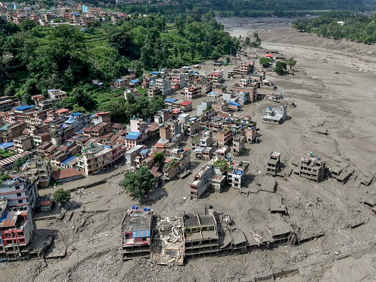 बाढीले पुरानो त्रिशूली बजारको अस्तित्व मेटायो