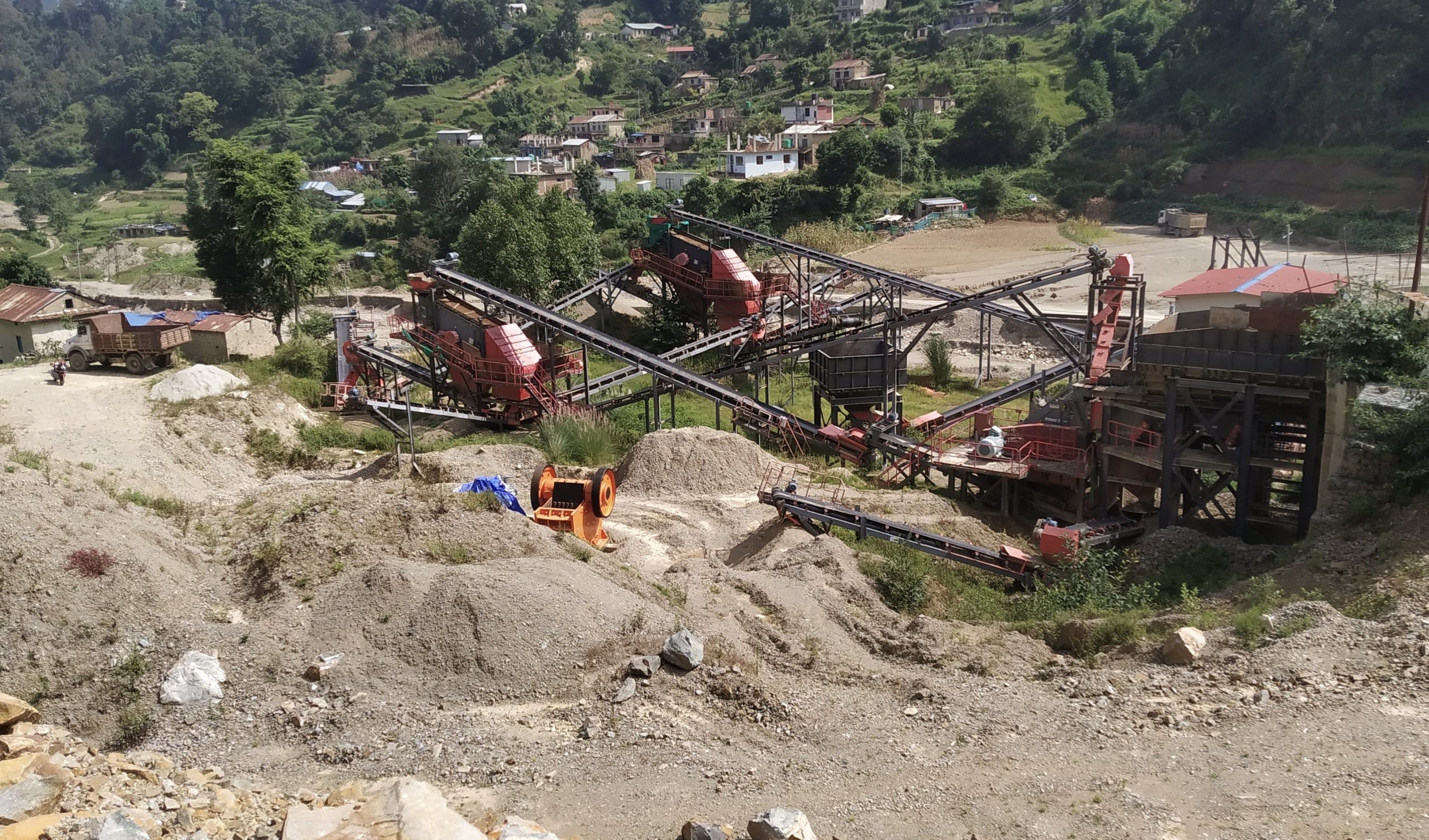 जिल्ला अनुगमन समितिद्वारा ललितपुरको टिकाभैरवका दुईवटा खानीको अनुगमन